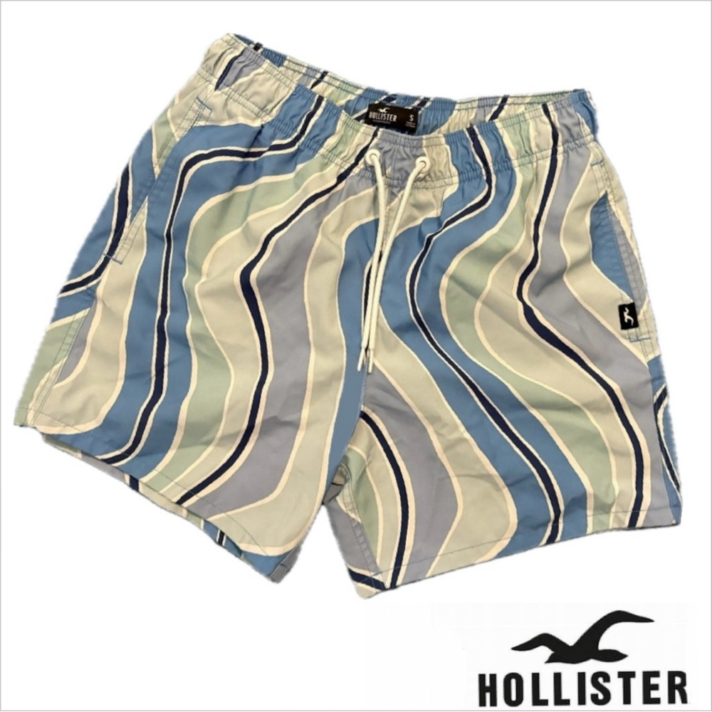 Hollister Men's Wavy Blue and Cream Swim Shorts Size S